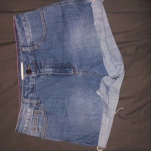 Stretchy denim cut off jeans
